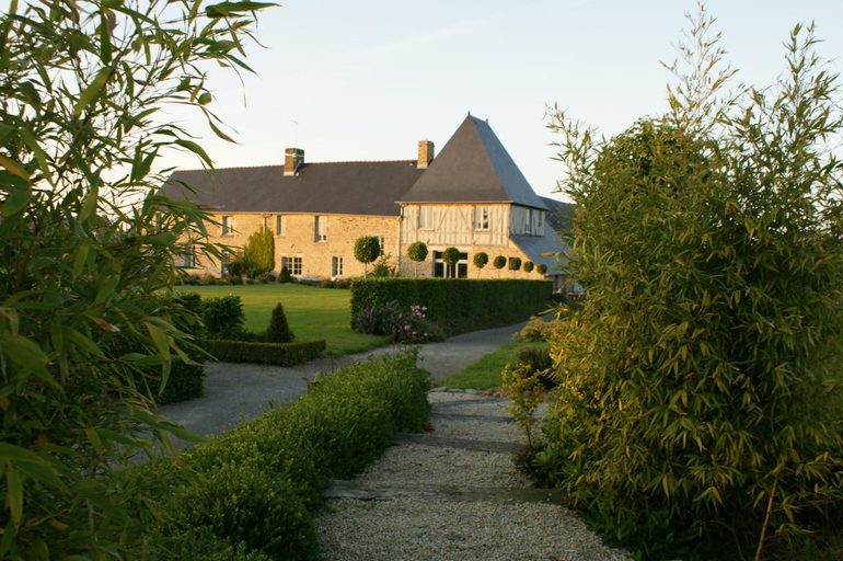 Others 4, Le Clos Saint-Gilles, Manche