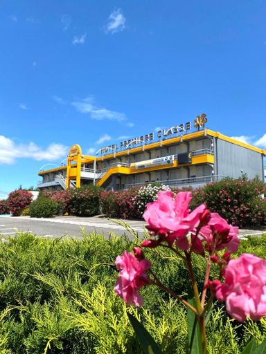 Exterior 5