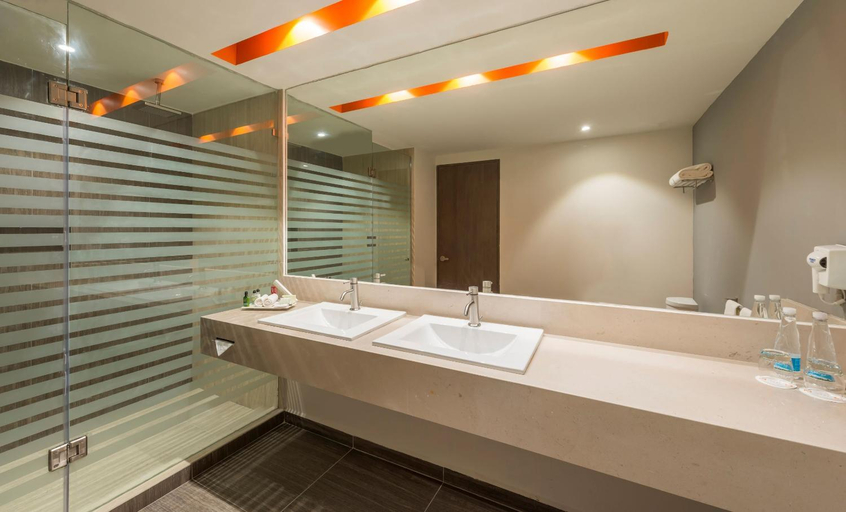 Bathroom 4, Real Inn Celaya, Celaya