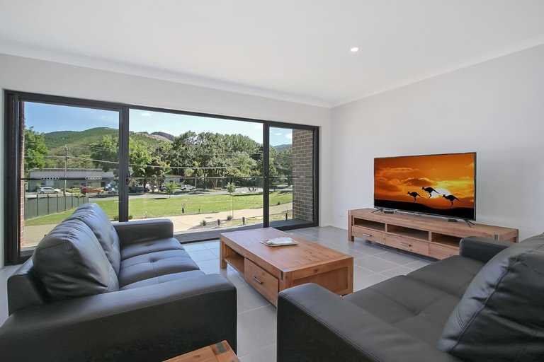 Others 5, BrightAway, Alpine - East