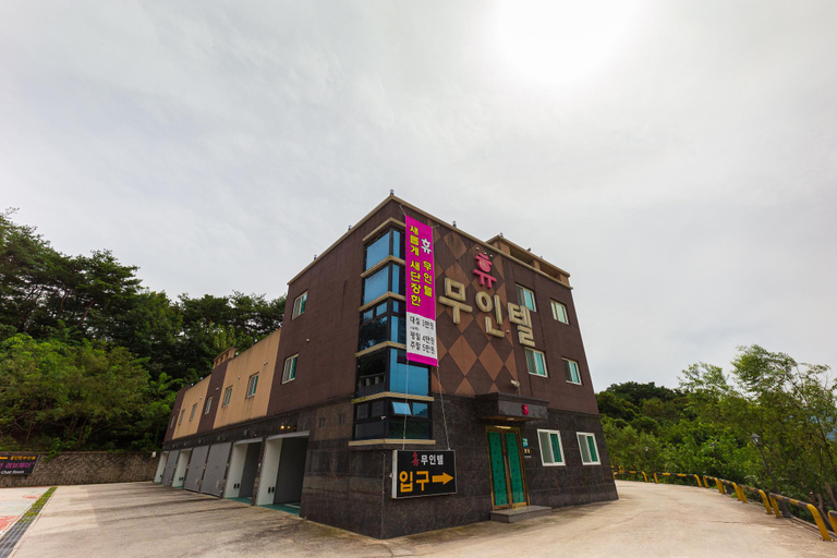 Exterior & Views 5, Namwon Hugh Drive-In Self Check-in Hotel, Namwon