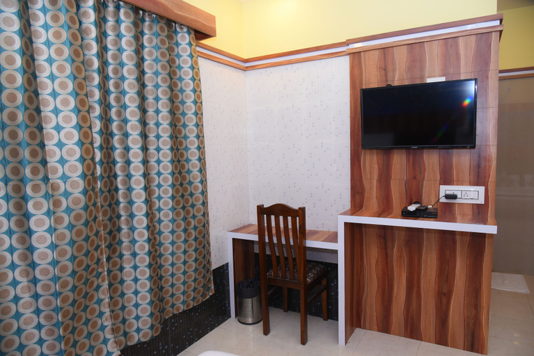 Bedroom 3, Hotel Royal Inn, Dakshina Kannada