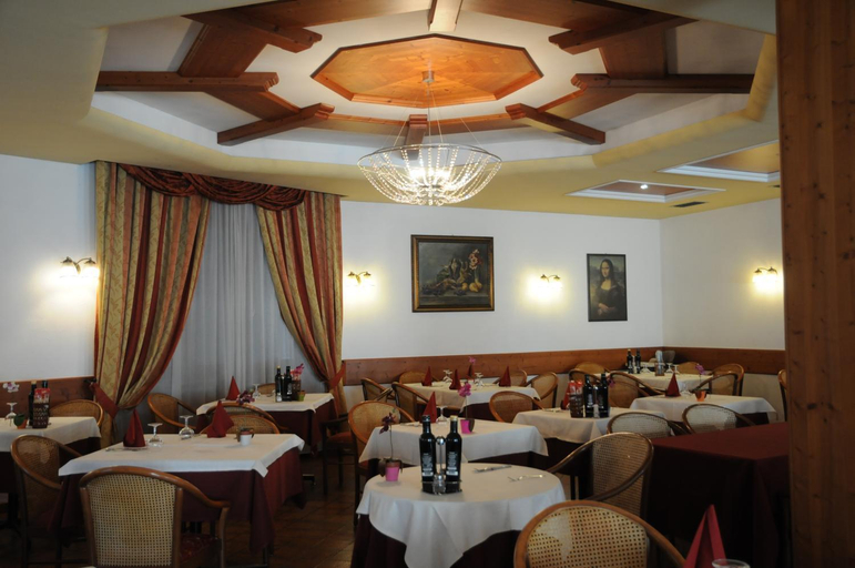 Food & Drinks 4, Hotel Eternita, Brescia