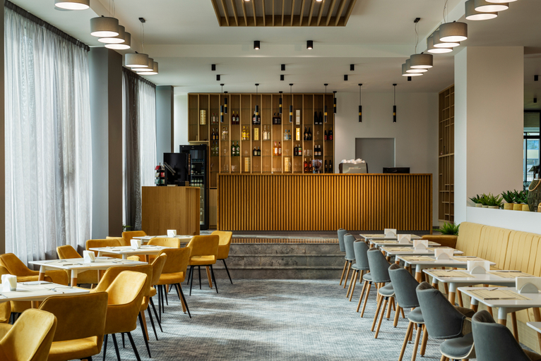 Food & Drinks 5, B1 City Hotel, Stolichna