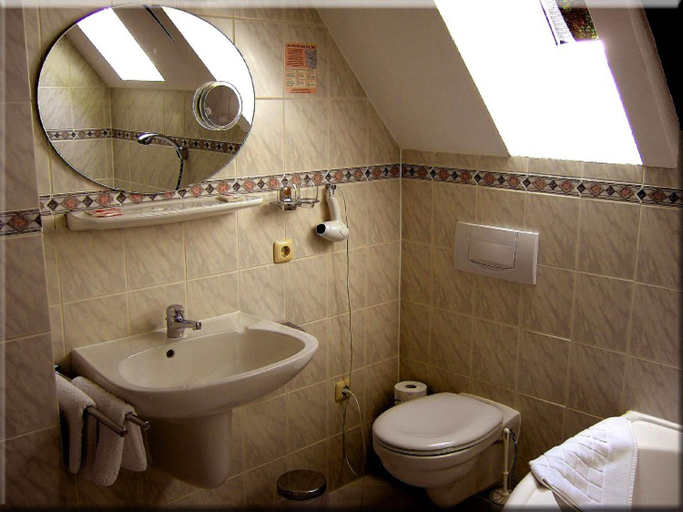 Bathroom 2, Hotel Graf Rolshausen, Städteregion Aachen