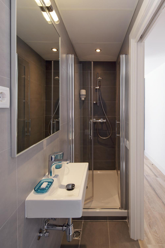 Bathroom 3, Hotel Sagrada Familia Apartments, Barcelona
