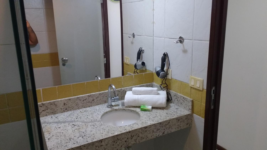Bathroom 16