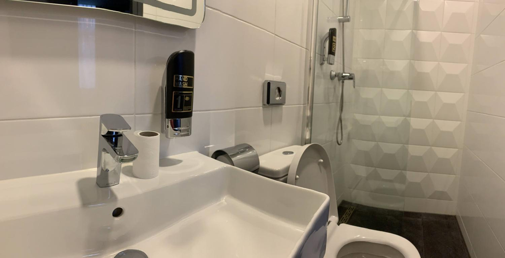 Bathroom 3, Hotel De Looier, Amsterdam