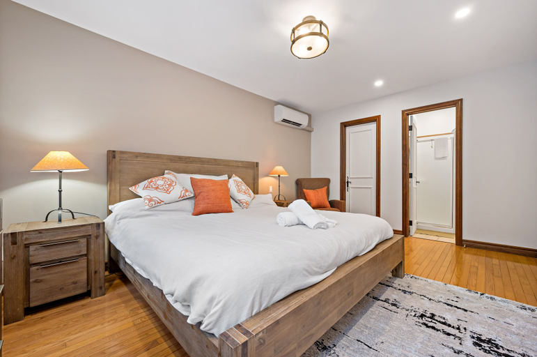 Bedroom 2, Algonquin by RVMT, Les Laurentides