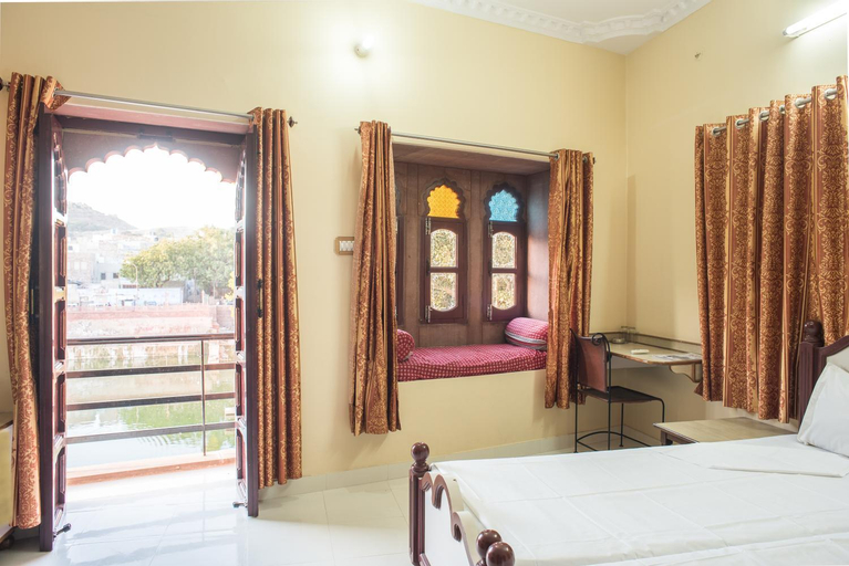 Bedroom 28