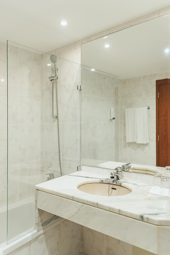 Bathroom 4, Amazonia Jamor Hotel, Oeiras