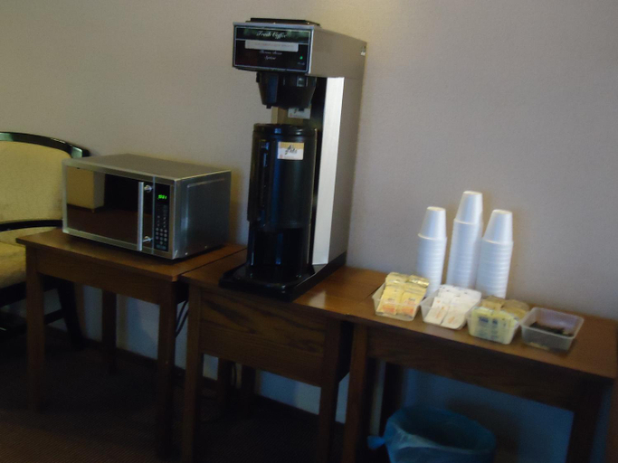 Food & Drinks, Canway Inn & Suites, Division No. 17