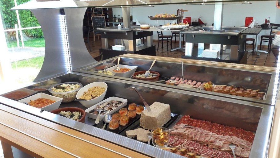Food & Drinks 5, Hotel Restaurant Les Bruyeres, Gironde