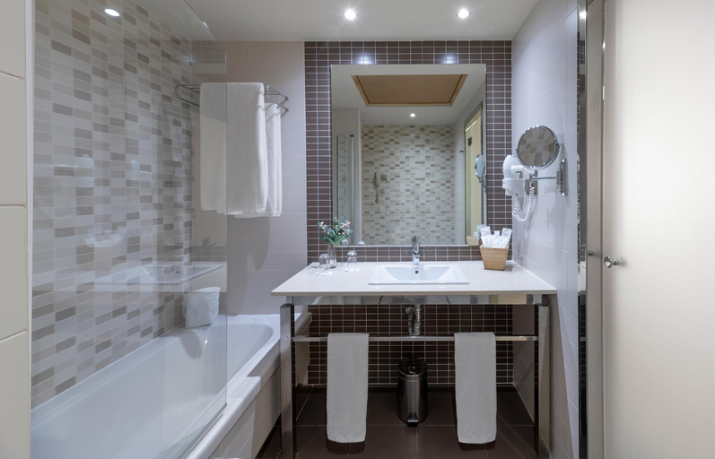 Bathroom 4, Elba Carlota Beach & Convention Resort, Las Palmas