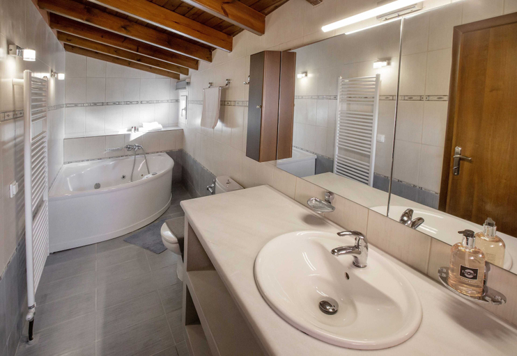Bathroom 3, Spacious House with great view in Corfu, Ionian Islands