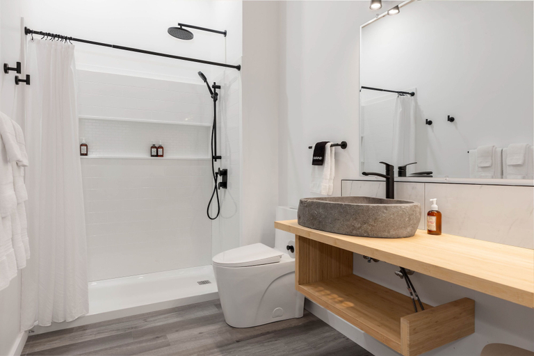 Bathroom 2, Cliffs Edge Retreat, Division No. 1