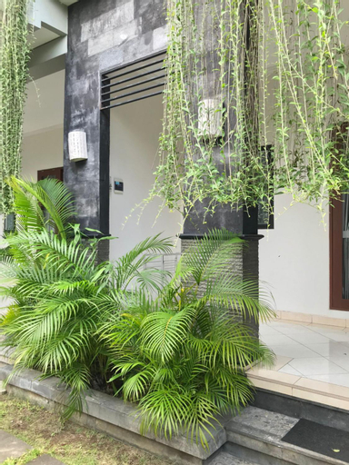 Exterior 3
