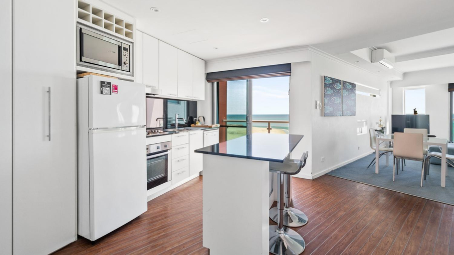 Others 5, Sea Side 411, Mandurah