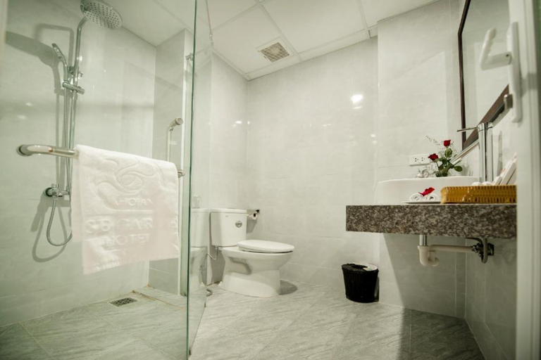 Bathroom 4, Hoi An Rose Garden Hotel, Da Nang