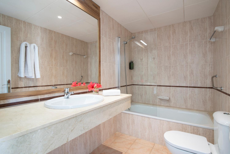 Bathroom 4, Pierre & Vacances Menorca Cala Blanes, Baleares
