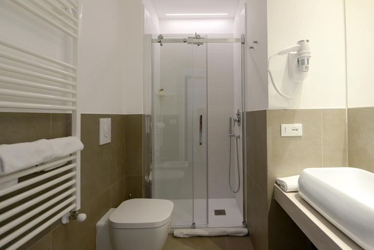 Bathroom 5, Miramed Rooms, Campobasso