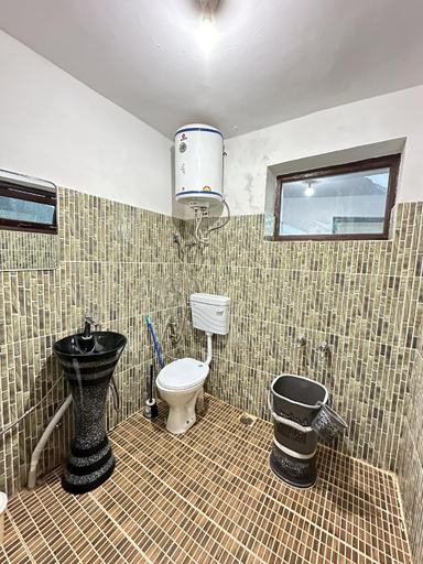 Bathroom, Hotel Hills Heaven, Anantnag