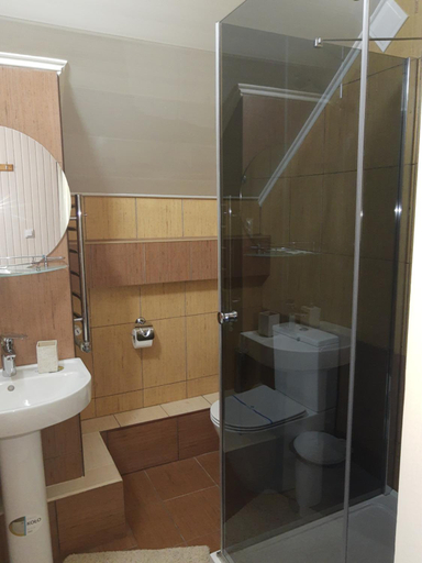 Bathroom 3, Zdybanka, Nadvirnians'kyi