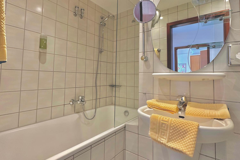 Bathroom 2, Hotel Imperial, Krefeld