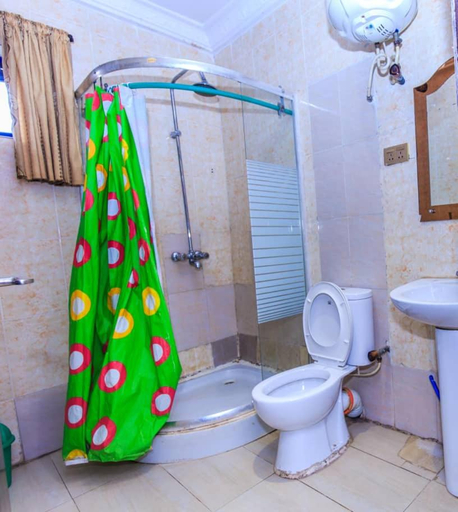 Bathroom 3, BEN AUTO guest house, Ikeja