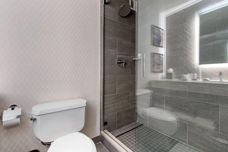 Bathroom 25