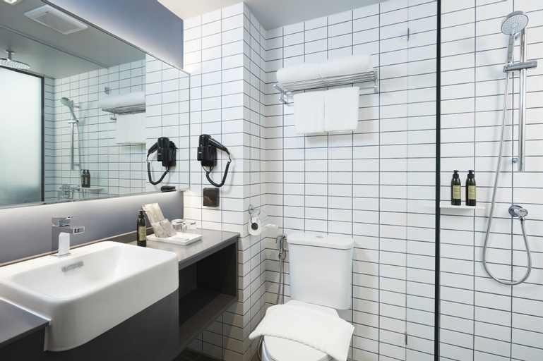 Bathroom 27