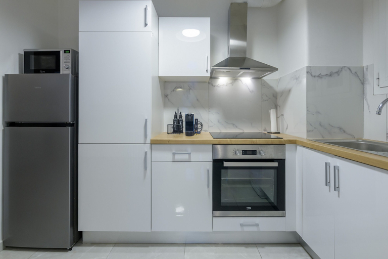Others 5, Fully Renovated Flat in Prime Location, Attica