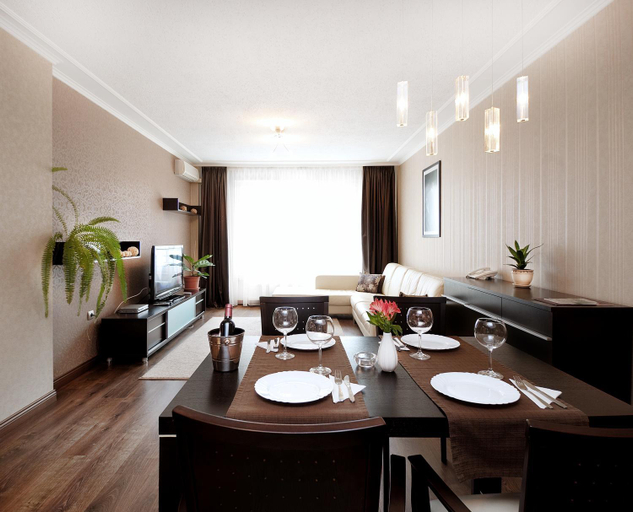 Public Area 3, Apartments Carrera, Stolichna