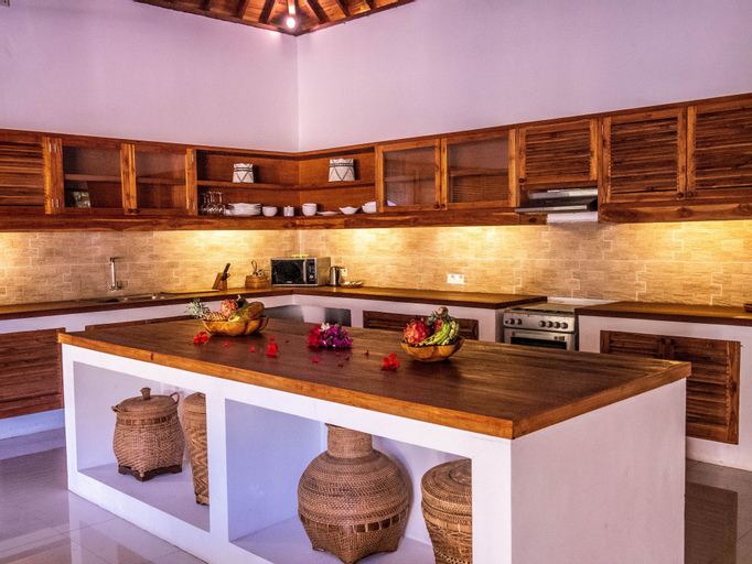 Dining Room 13