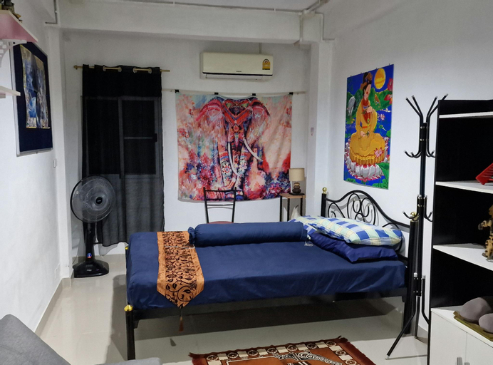 Others 3, JJ Place 2, Phaya Thai