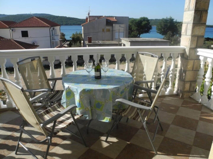 Others 4, Maca - Seaview & Private Parking - A3, Šibenik
