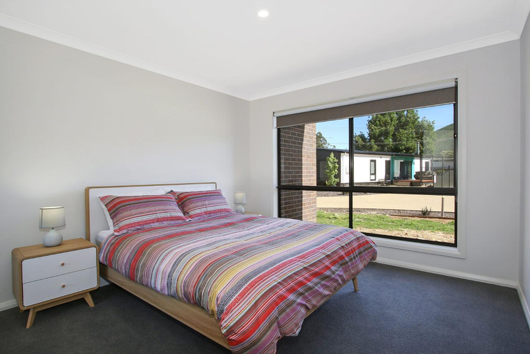 Bedroom 2, BrightAway, Alpine - East