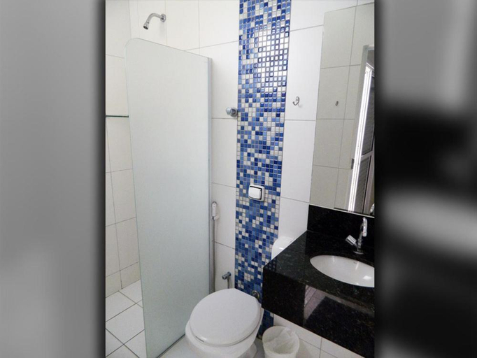 Others 3, Hotel Redentor, Santa Vitória