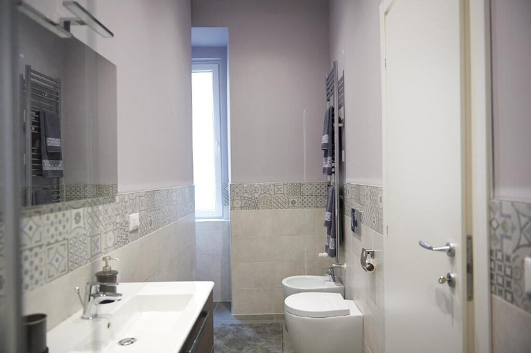 Bathroom 5, Miramare Luxury Suites, Trieste