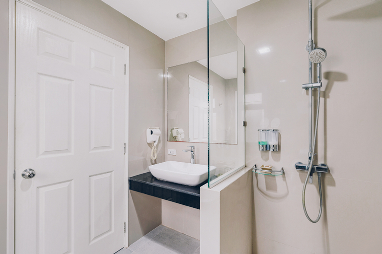 Bathroom 5