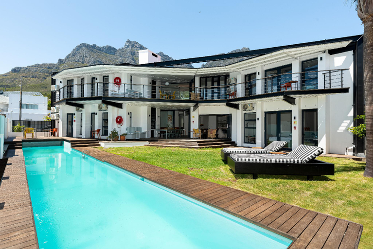 Others 2, Neighbourgood 1st Crescent, City of Cape Town