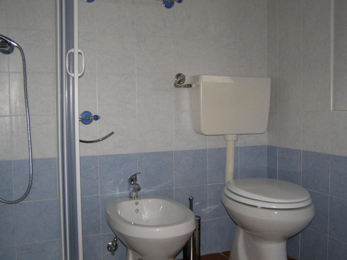 Bathroom 2, B&B Le Grazie, Salerno