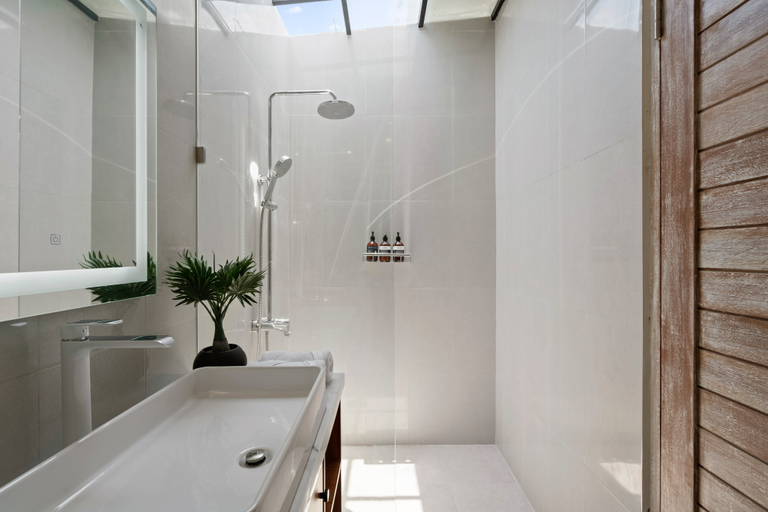 Bathroom 5, Serenity Villa by Betterplace, Badung