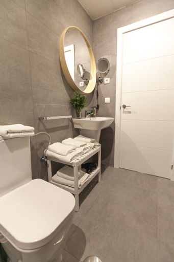 Bathroom 4, GoToSeville Molviedro Suites, Sevilla
