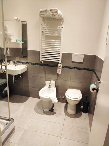 Bathroom 3, OneTime Roma, Rome