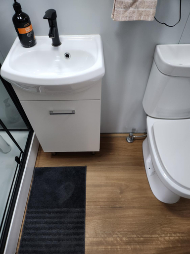 Bathroom 3, Tribunk + 1Bath Tiny Home in Mountains "Bluebird", Lithgow