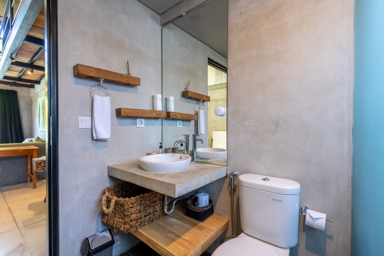 Bathroom 5, Berawa Loft 4 by Betterplace, Badung