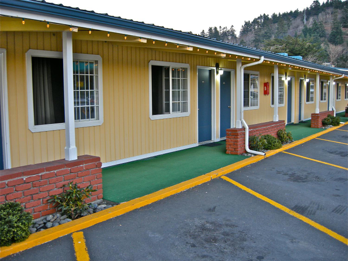 Others 5, Motel 101, Curry