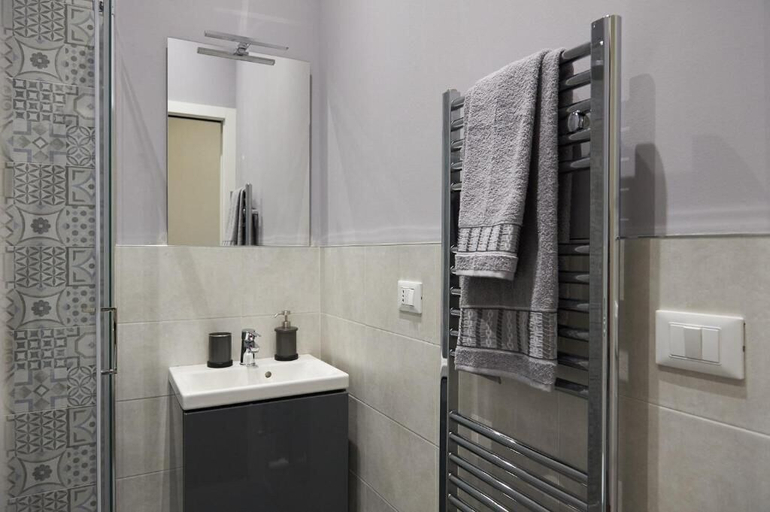 Bathroom 5, Miramare Luxury Suites, Trieste