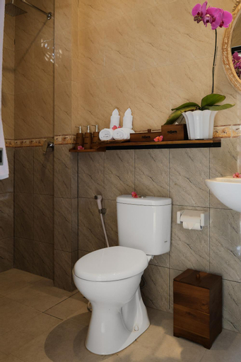 Bathroom 18